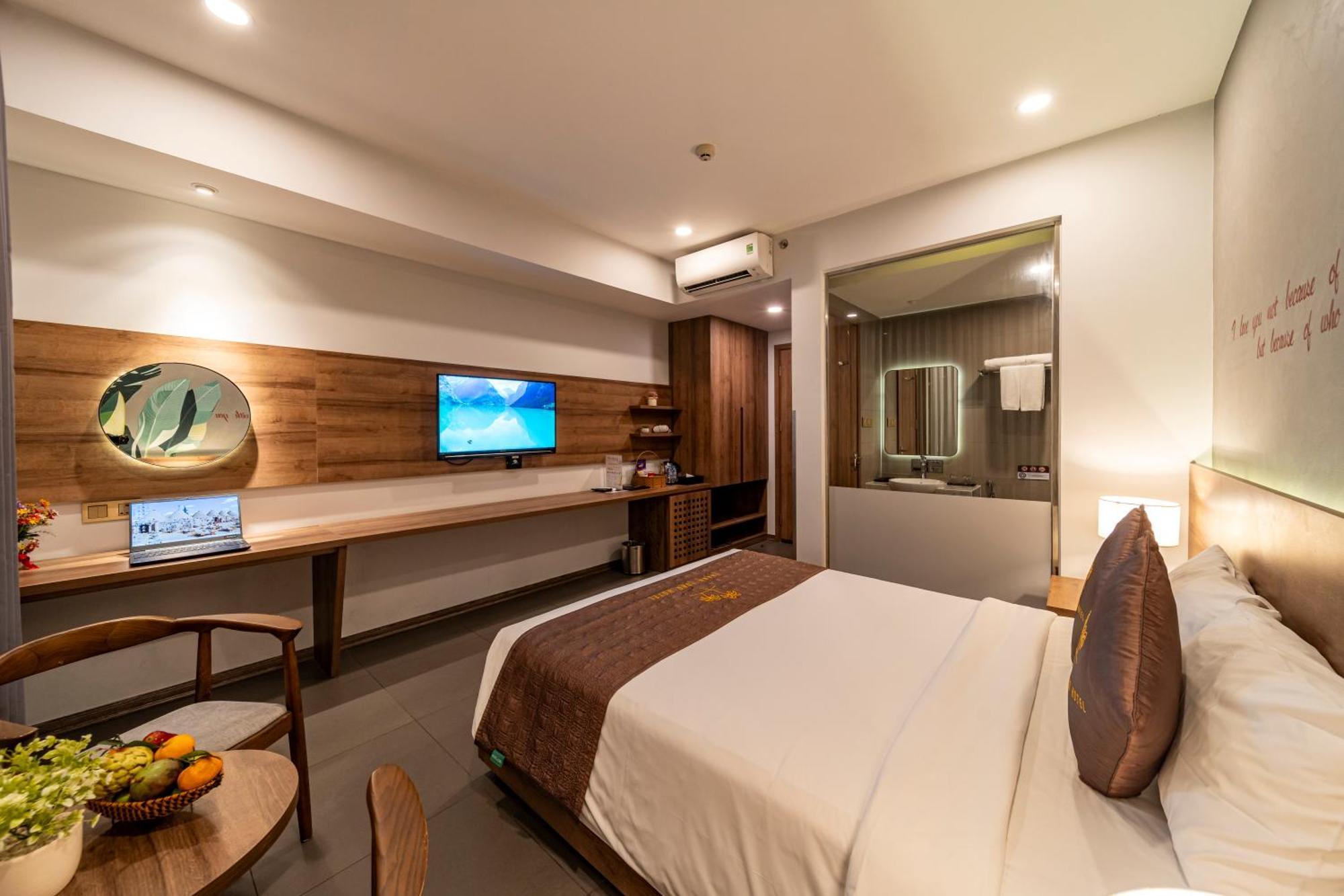Thanh Long - Tra Khuc 3* TP. Hồ Chí Minh